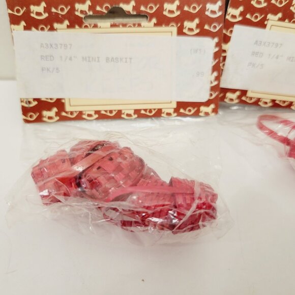 2 Vtg Just For Keeps Red Mini Baskits Doll House Furniture Decor - Picture 2 of 3